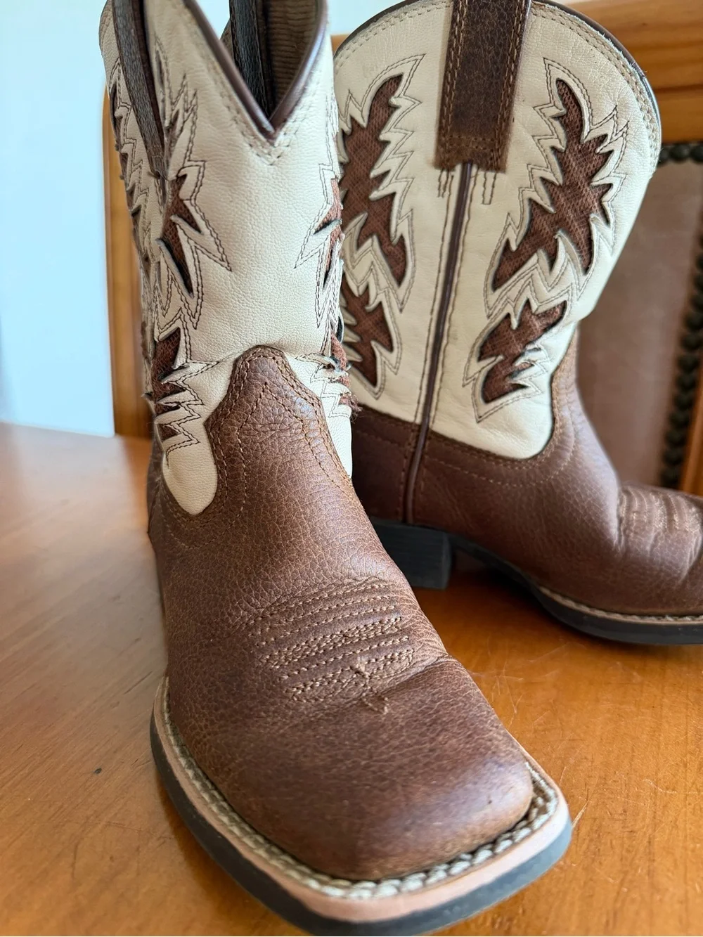 Ariat Brown and Cream Kids' Western Boots Boys size 10